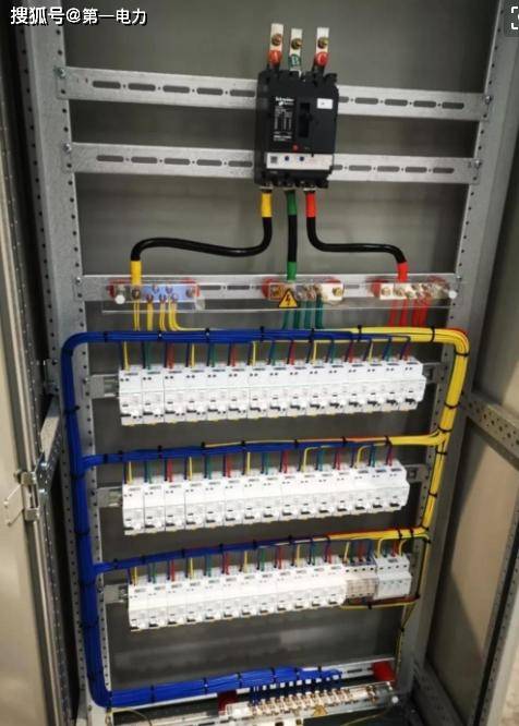 配電箱安裝、材質(zhì)與質(zhì)量要求詳解 配電開關(guān)控制設(shè)備規(guī)范全解析
